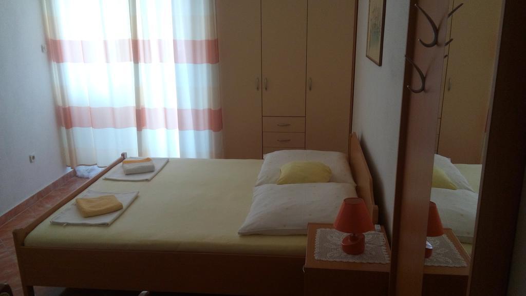 Apartments Erceg Omiš Esterno foto
