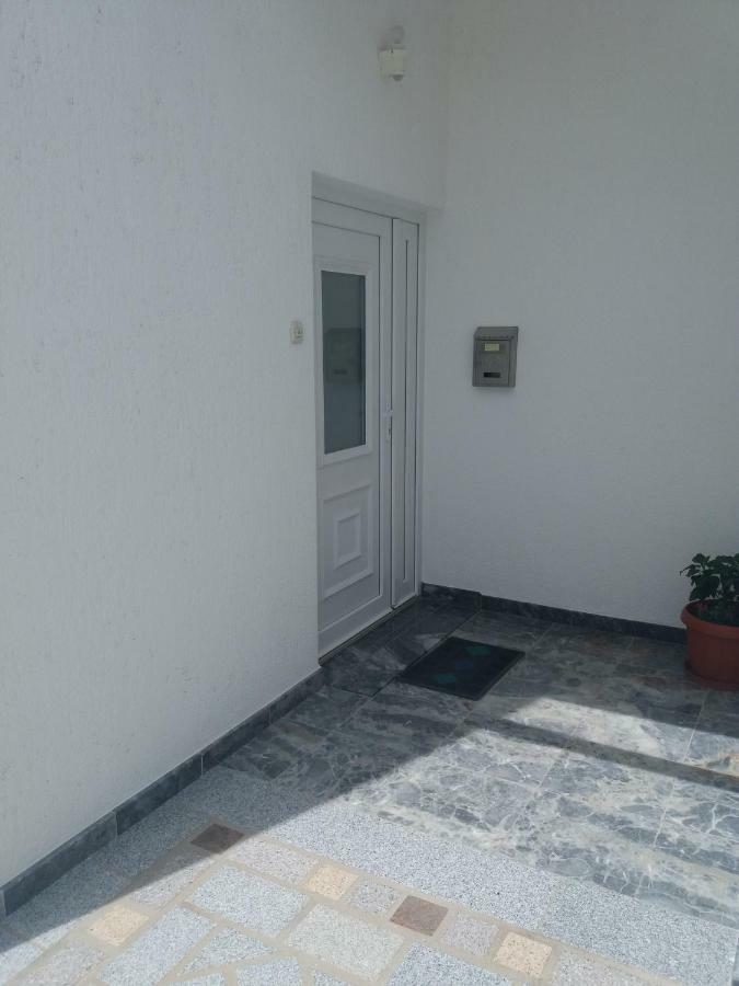 Apartments Erceg Omiš Esterno foto
