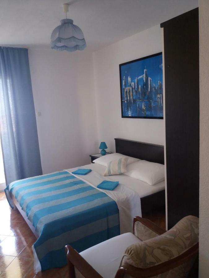Apartments Erceg Omiš Esterno foto