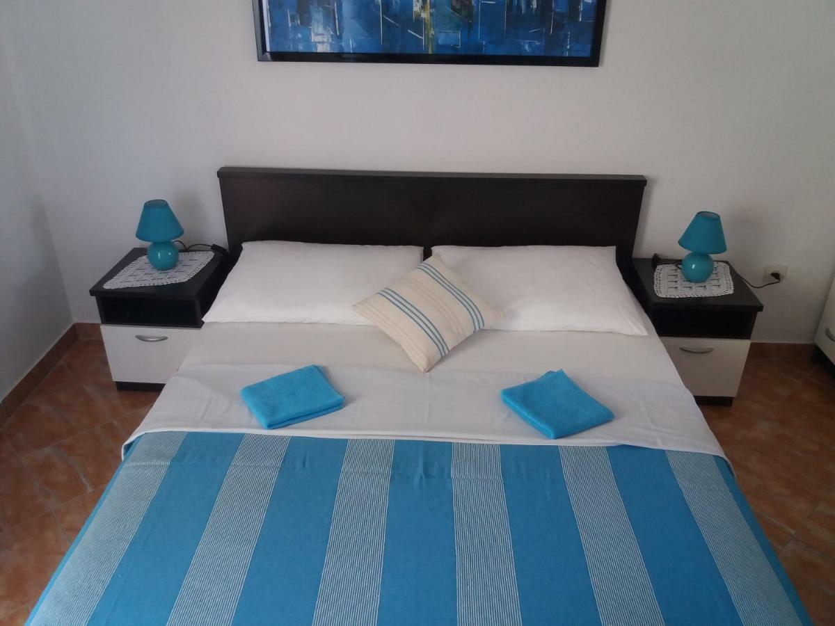 Apartments Erceg Omiš Esterno foto