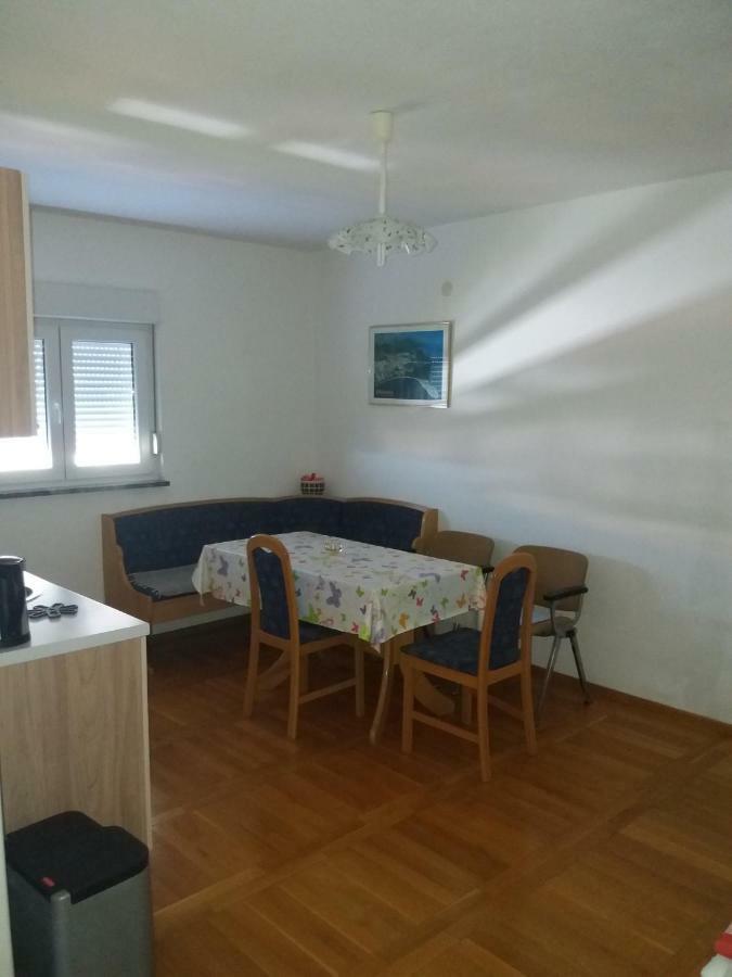 Apartments Erceg Omiš Esterno foto