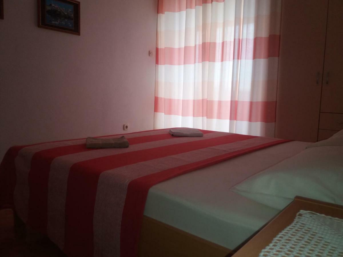 Apartments Erceg Omiš Esterno foto