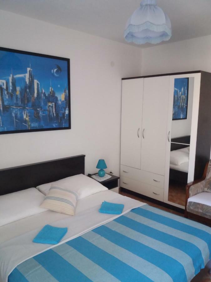 Apartments Erceg Omiš Esterno foto