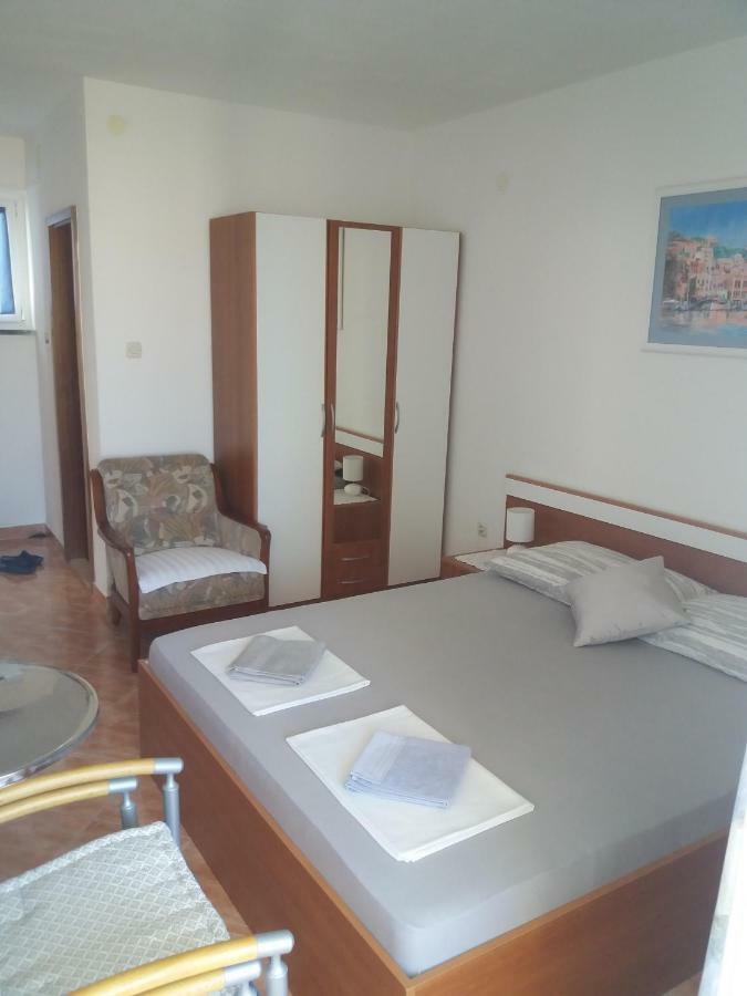 Apartments Erceg Omiš Esterno foto